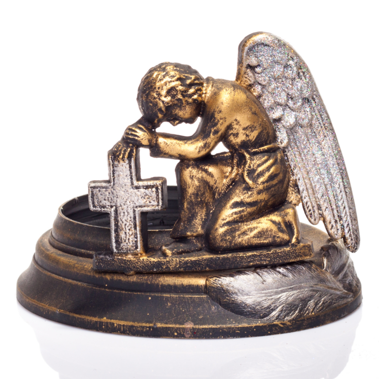 applications-for-memories-candles-timeless-A2 Little angel kneeling